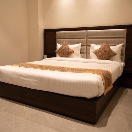 לודהיאנה Hotel Smily מראה חיצוני תמונה