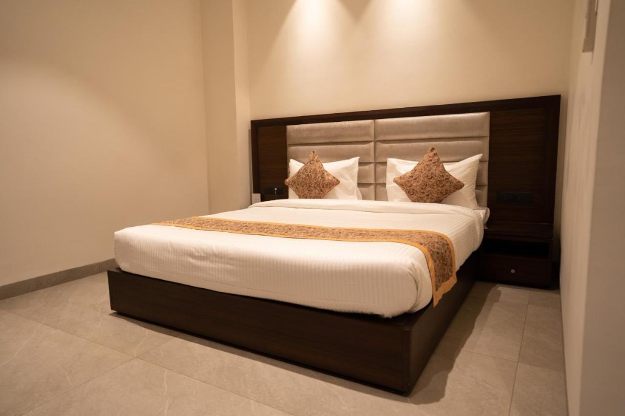 לודהיאנה Hotel Smily מראה חיצוני תמונה