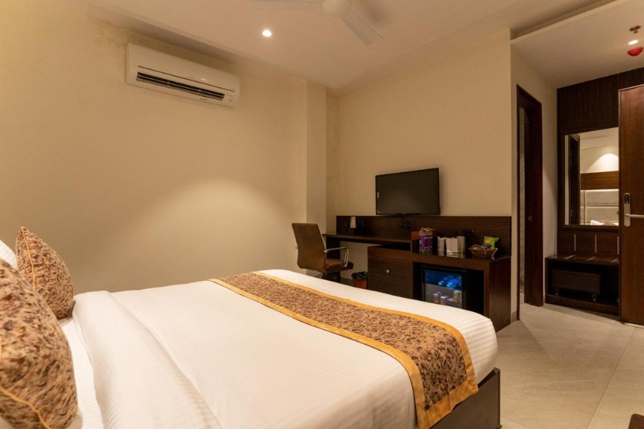 לודהיאנה Hotel Smily מראה חיצוני תמונה