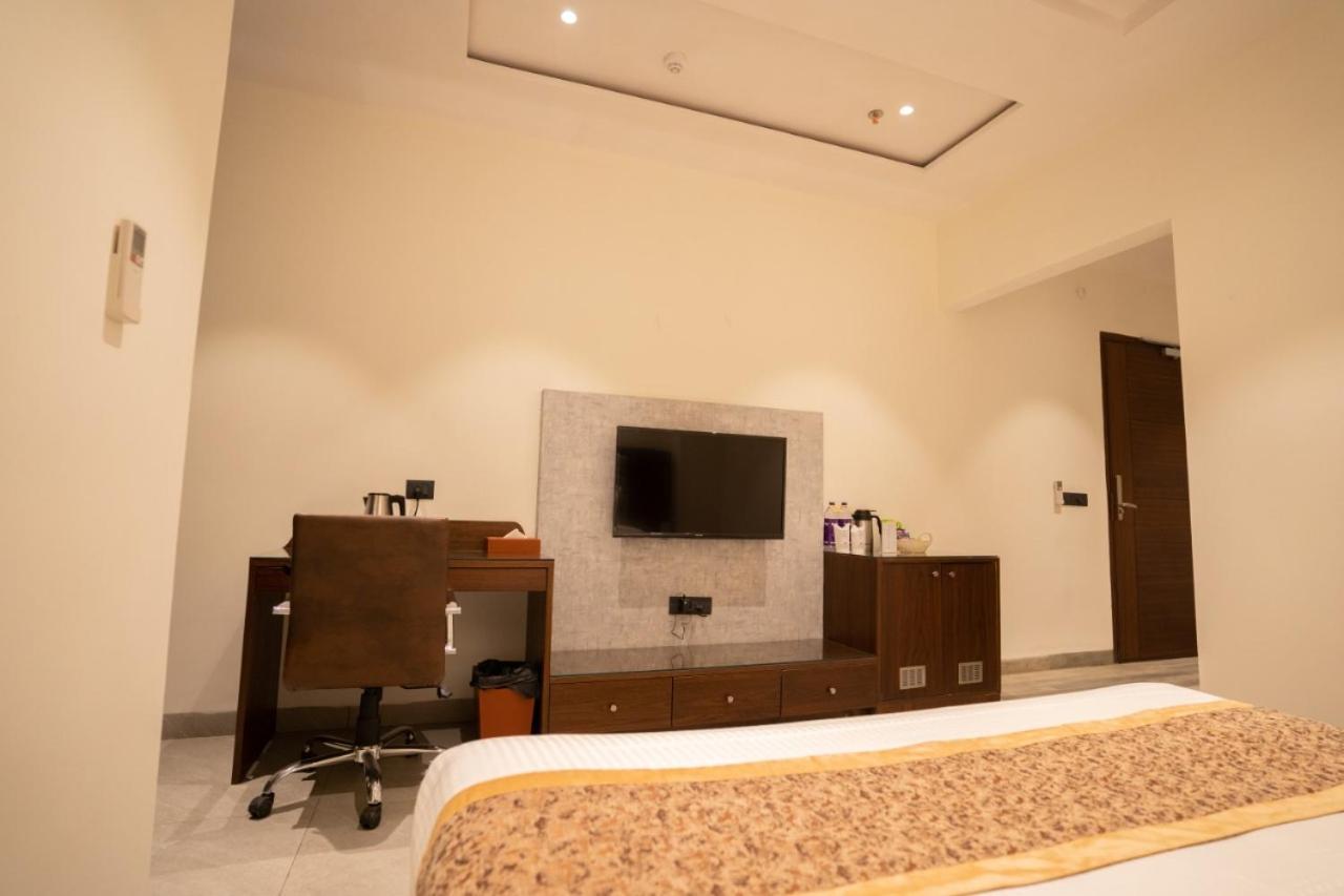 לודהיאנה Hotel Smily מראה חיצוני תמונה