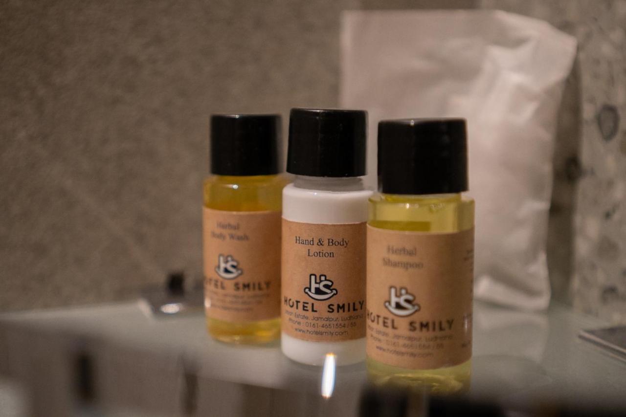 לודהיאנה Hotel Smily מראה חיצוני תמונה