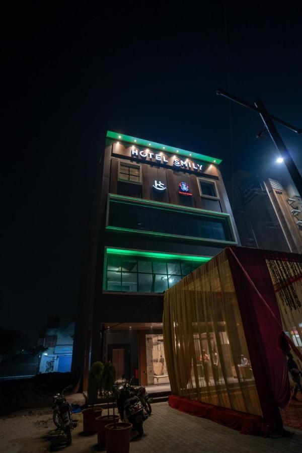 לודהיאנה Hotel Smily מראה חיצוני תמונה